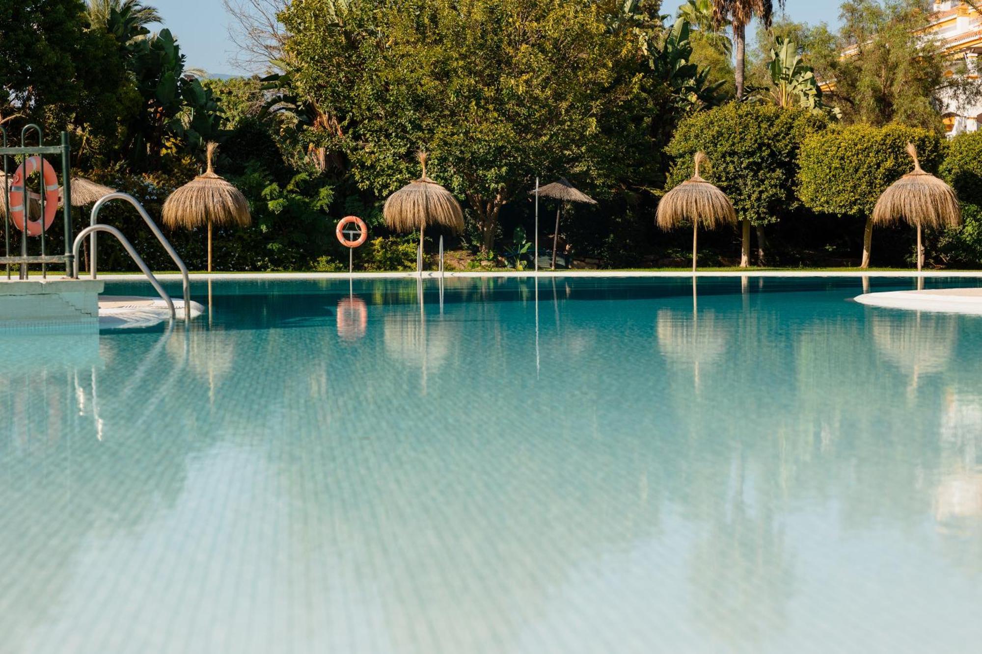 Ground Floor Holiday Apartment With Terrace And Pool In Puerto Banus, Marbella Exteriér fotografie