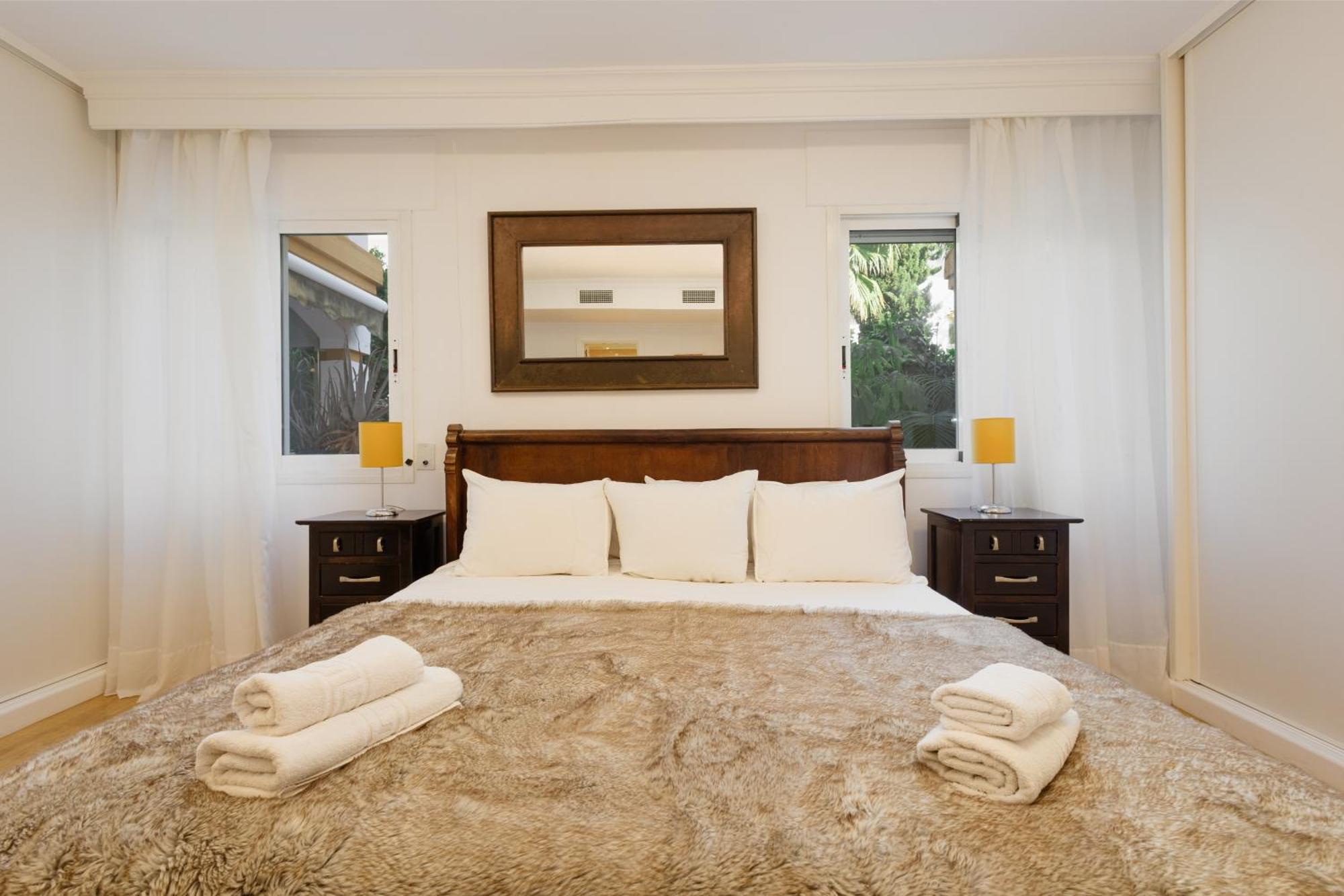 Ground Floor Holiday Apartment With Terrace And Pool In Puerto Banus, Marbella Exteriér fotografie