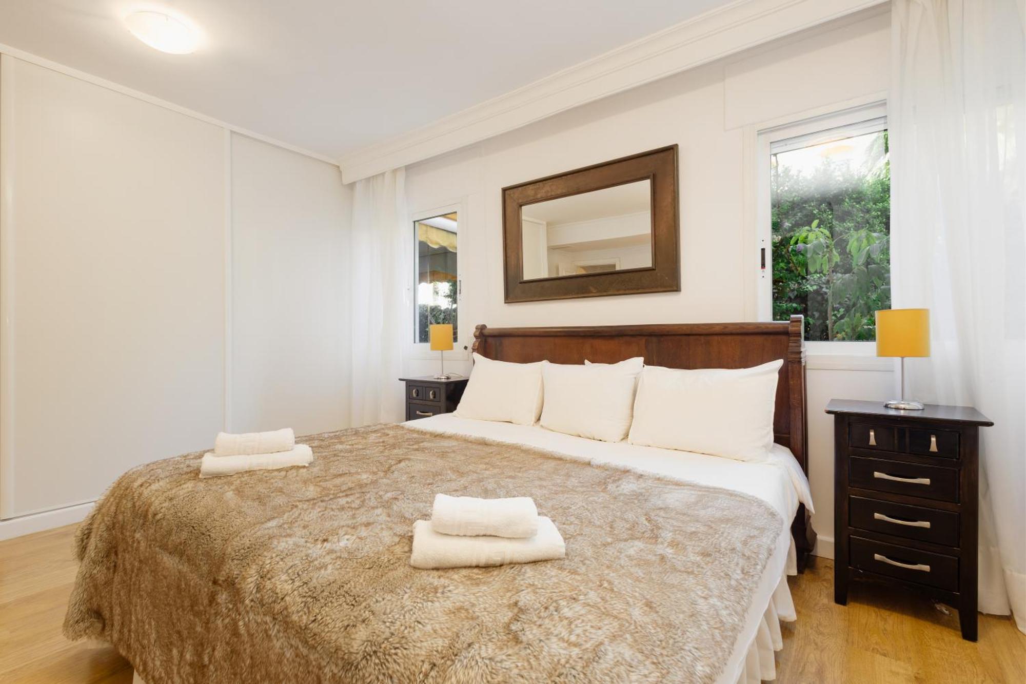Ground Floor Holiday Apartment With Terrace And Pool In Puerto Banus, Marbella Exteriér fotografie